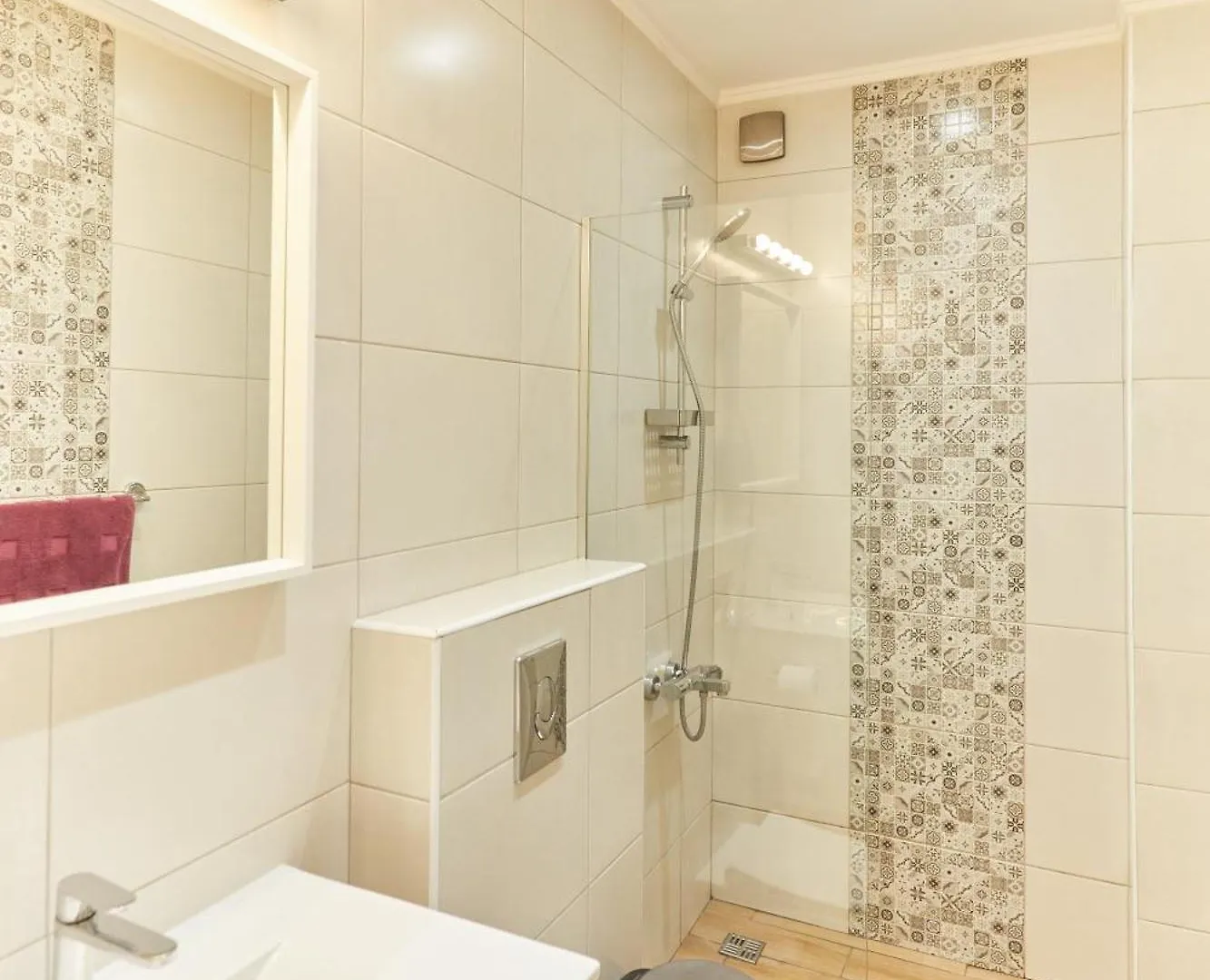 شقة Vitosha Blvd Apt Steps From Ndk صوفيا